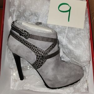 Women's heels size 9